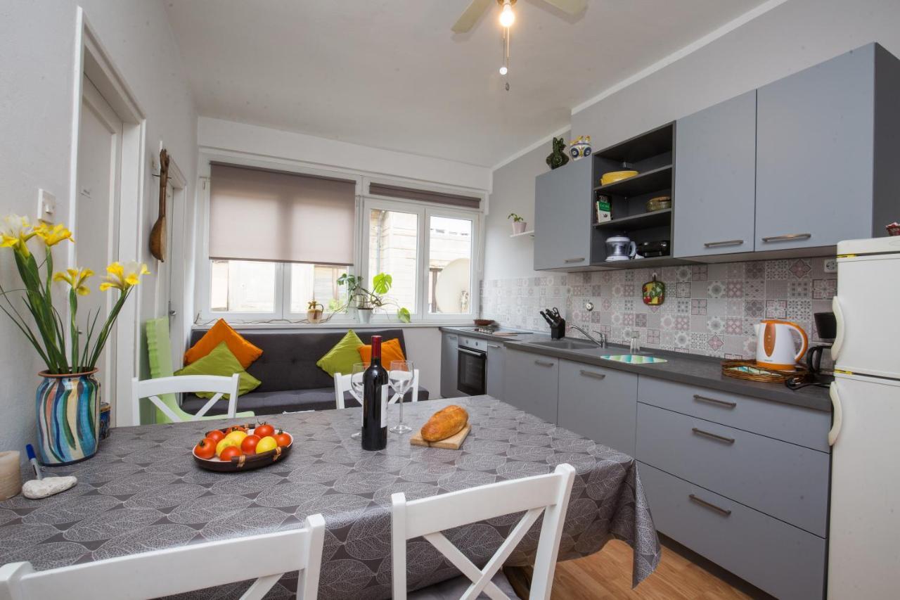 Ferienwohnung Pietas Iulia Pula Exterior foto